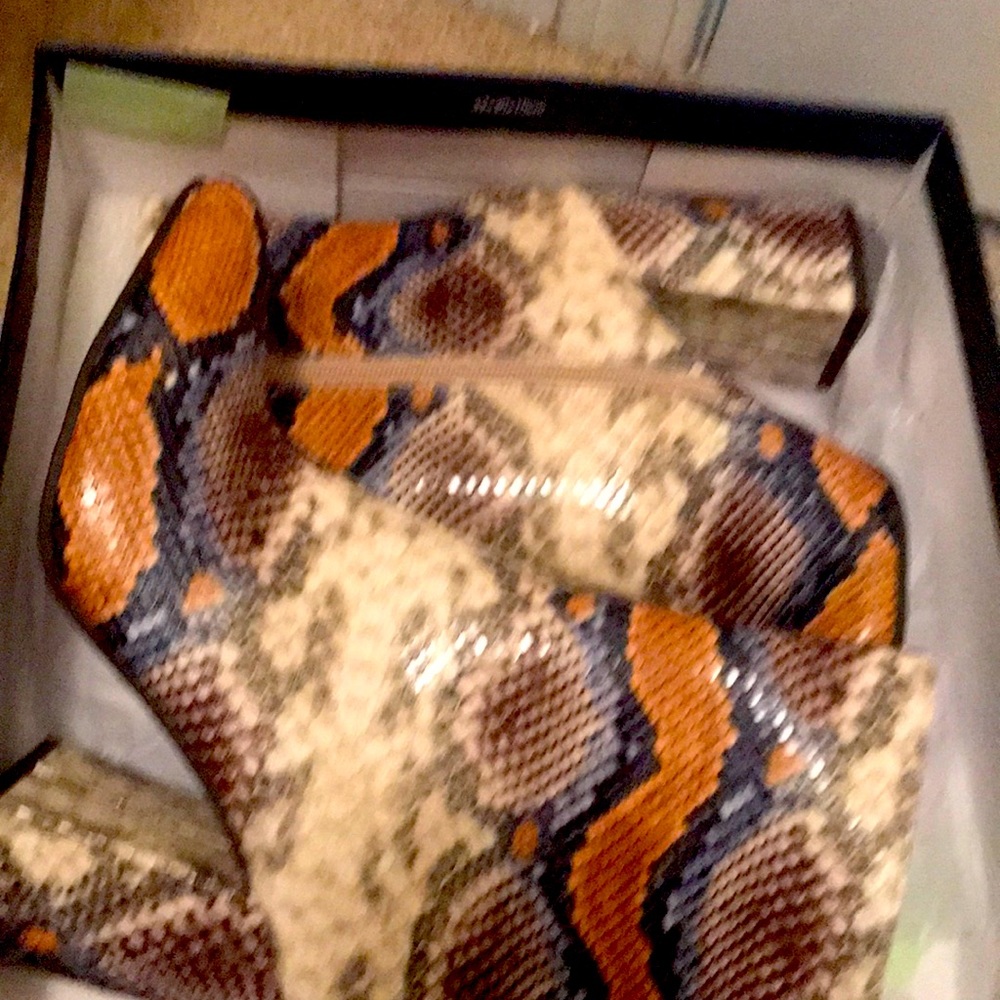 Size 9 Kari blue boots